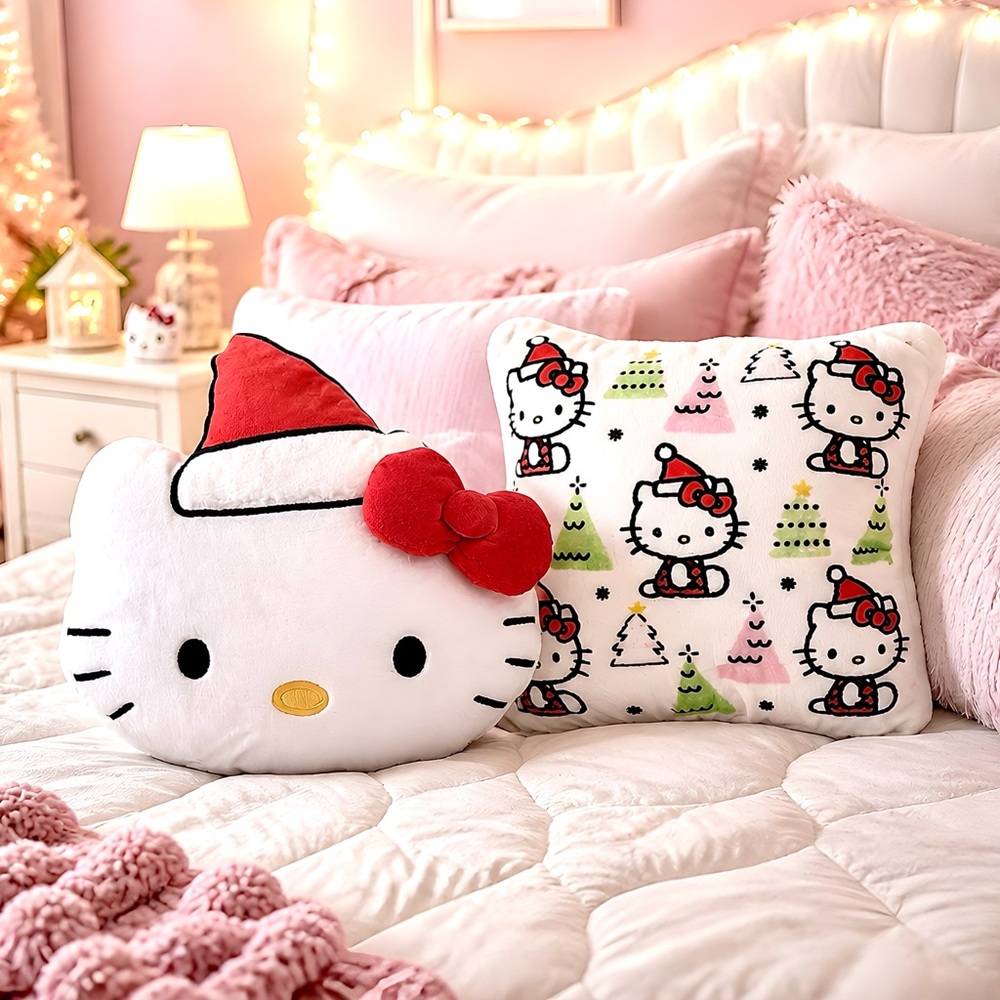 Hello Kitty and Friends Christmas White Red Green Decorative Pillows 2 Pack
